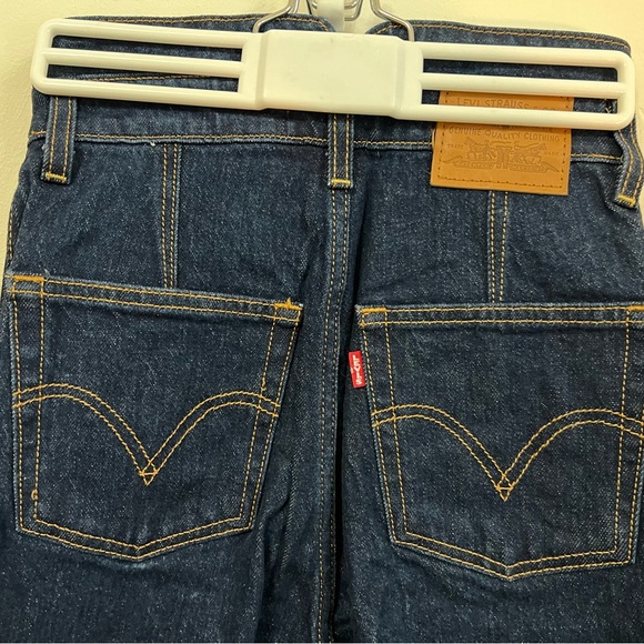 Levi’s Ribcage Straight Jeans - Picture 6 of 6